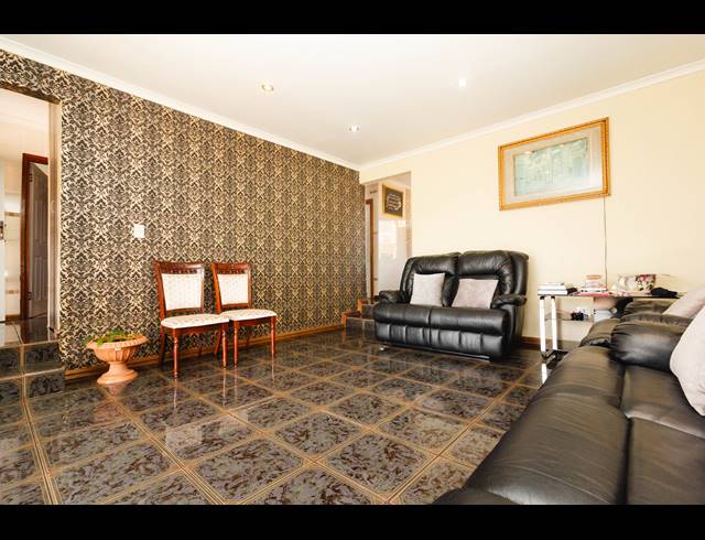 4 BEDROOM HOUSE FOR SALE IN ARENA PARK